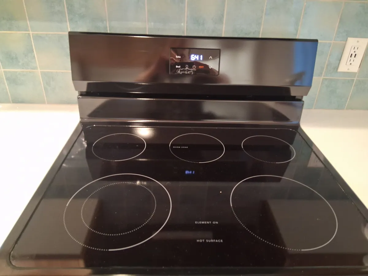 Cooktop cleaned by My Pristine Home